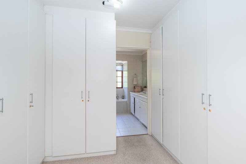 5 Bedroom Property for Sale in Constantia Western Cape